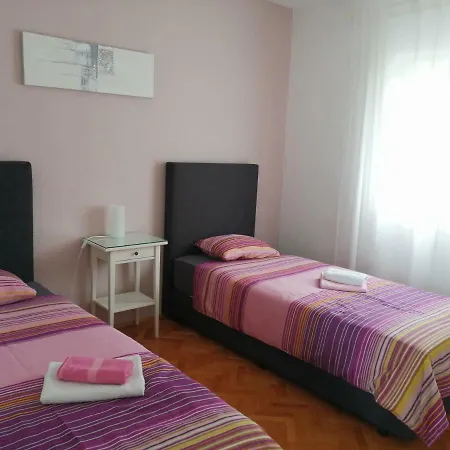 Zen - Heated Pool, Ev Type 2 Trogir