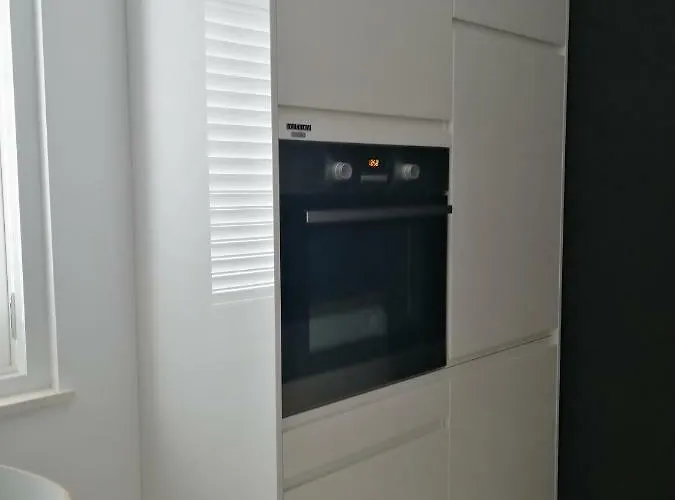 Zen - Heated Pool, Ev Type 2 アパート トロギール